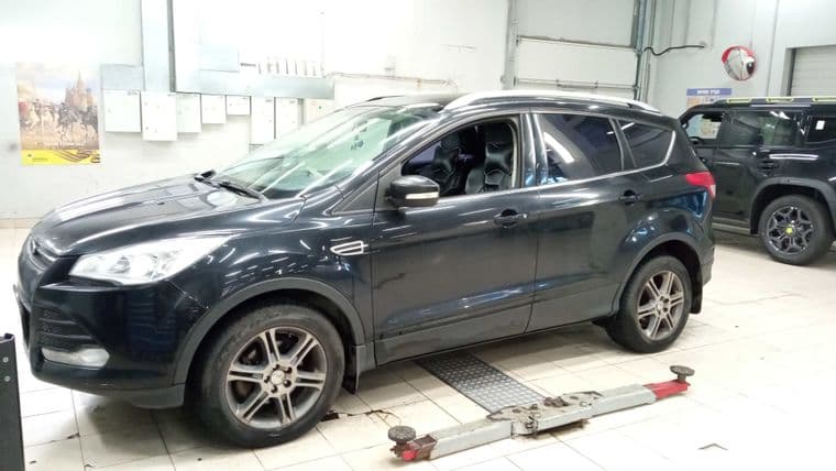 Ford Kuga 2013 года, 181 472 км - вид 1
