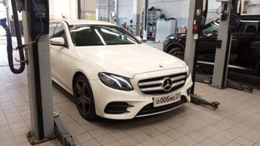 Mercedes-Benz E-класс 2019 года, 106 615 км - вид 2