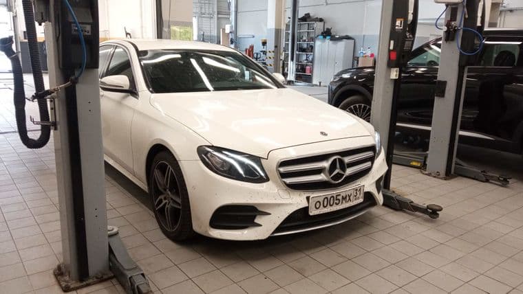 Mercedes-Benz E-класс 2019 года, 106 615 км - вид 2