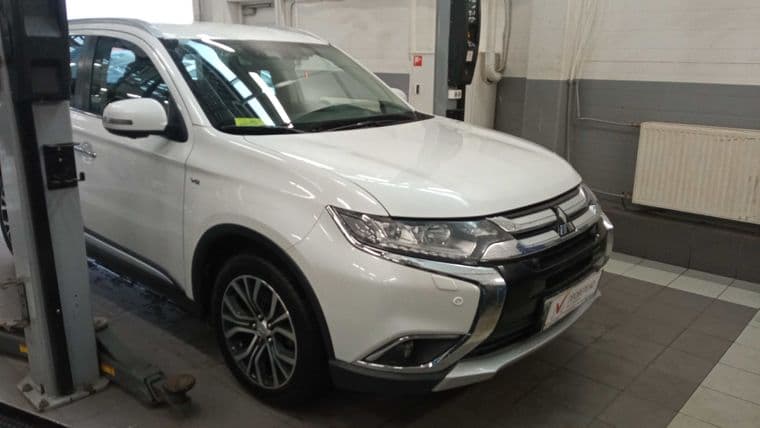 Mitsubishi Outlander 2027 года, 96 505 км - вид 2