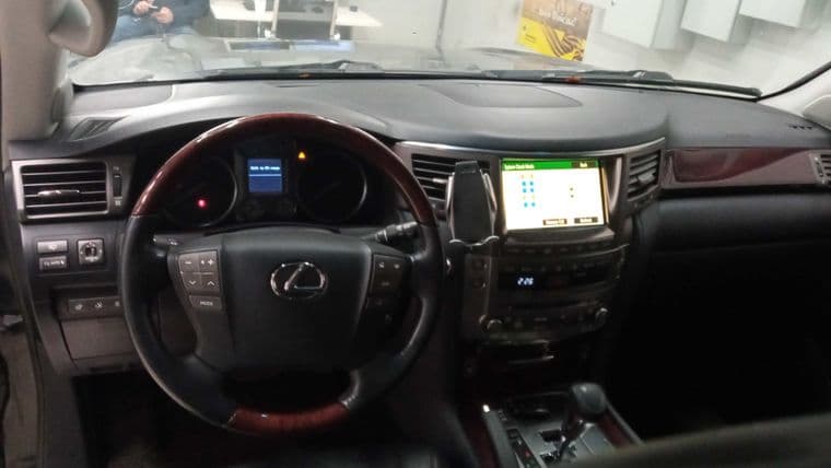 Lexus LX, 2011 - вид 4