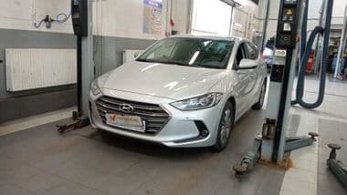 Hyundai Elantra 2018 года, 63 224 км - вид 1
