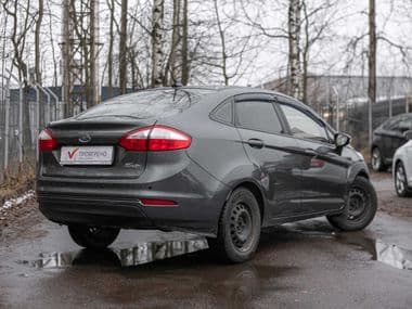 Ford Fiesta 2017 года, 147 000 км - вид 2
