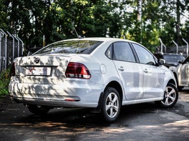 Volkswagen Polo 2017 года, 142 000 км - вид 2