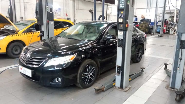 Toyota Camry, 2010