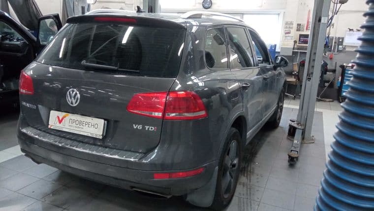 Volkswagen Touareg, 2011 - вид 2