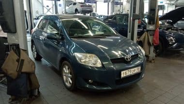 Toyota Auris 2008 года, 210 000 км - вид 2