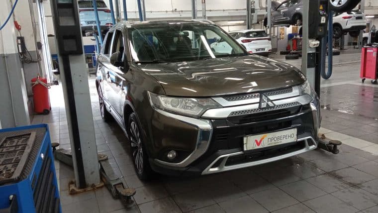 Mitsubishi Outlander, 2020 - вид 1