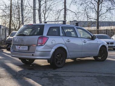 Opel Astra 2011 года, 174 836 км - вид 2