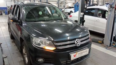Volkswagen Tiguan 2011 года, 185 000 км - вид 2
