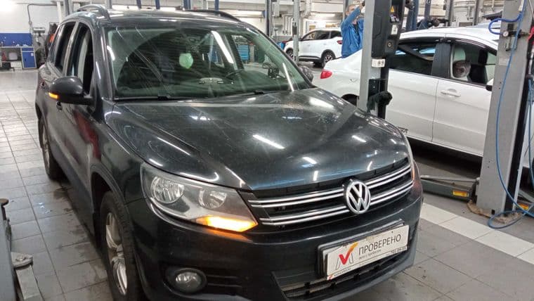 Volkswagen Tiguan, 2011 - вид 1