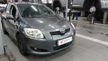 Toyota Auris 2008 года, 185 000 км - вид 2