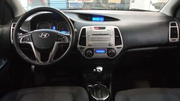 Hyundai i20, 2010 - вид 4