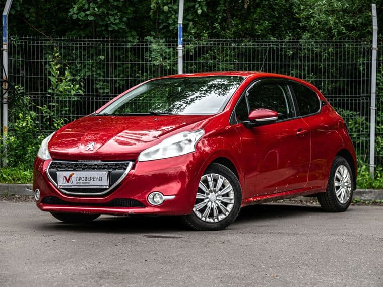 Peugeot 208, 2013