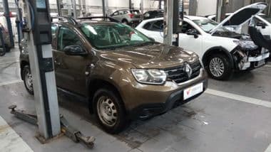 Renault Duster 2021 года, 141 946 км - вид 2