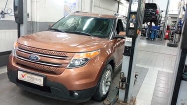 Ford Explorer 2014 года, 260 000 км - вид 1