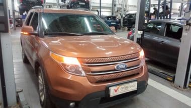 Ford Explorer 2014 года, 260 000 км - вид 2