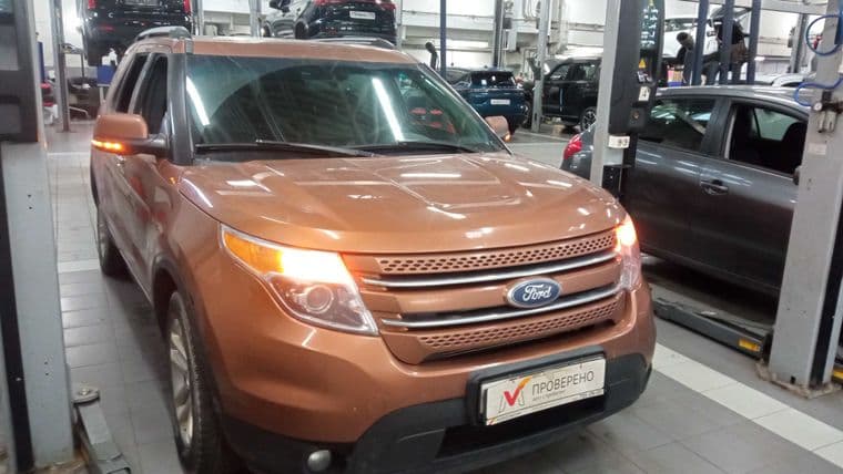 Ford Explorer 2014 года, 260 000 км - вид 2