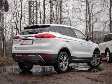 Geely Atlas 2018 года, 140 583 км - вид 2