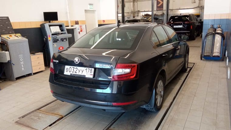 Skoda Octavia 2017 года, 122 864 км - вид 2