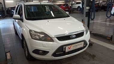 Ford Focus 2010 года, 202 000 км - вид 2
