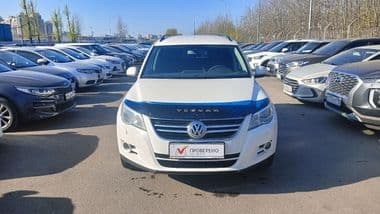 Volkswagen Tiguan 2009 года, 179 458 км - вид 2