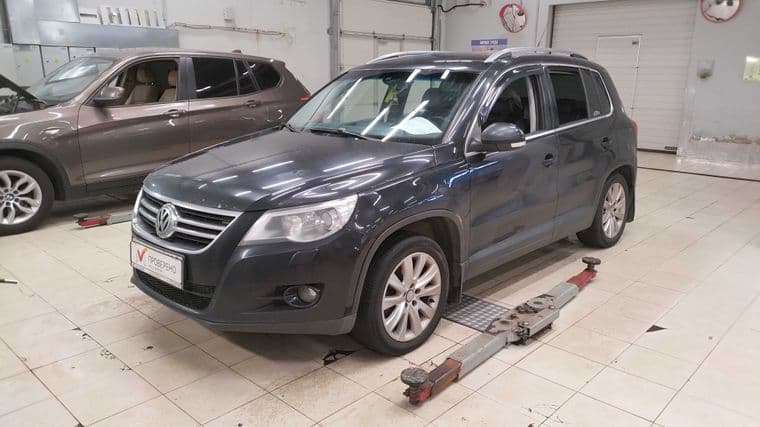 Volkswagen Tiguan, 2010