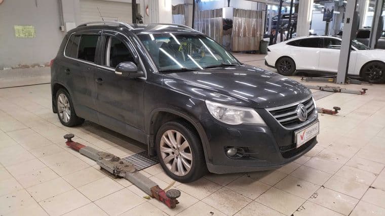 Volkswagen Tiguan, 2010 - вид 1