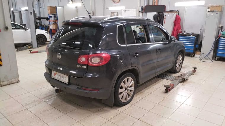 Volkswagen Tiguan, 2010 - вид 2