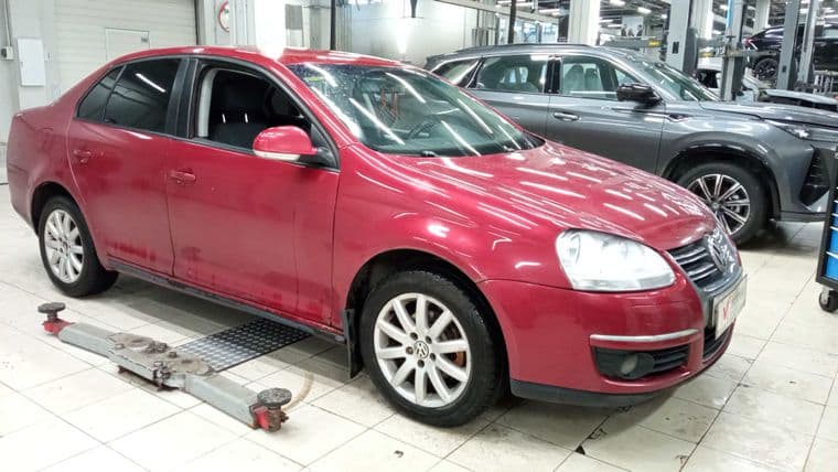 Volkswagen Jetta, 2010 - вид 1