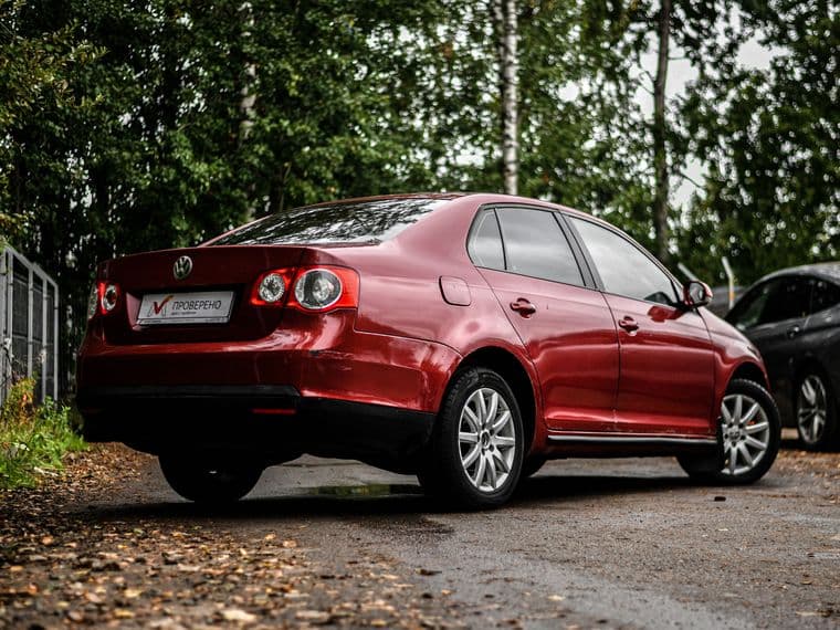 Volkswagen Jetta 2010 года, 203 633 км - вид 2