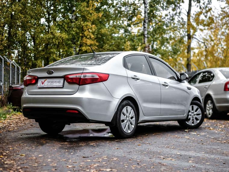 KIA Rio 2012 года, 220 000 км - вид 2