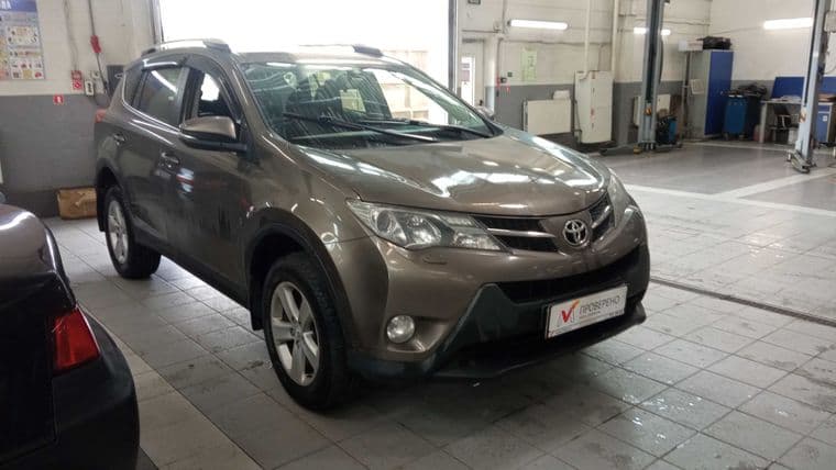 Toyota RAV4 2013 года, 193 000 км - вид 2