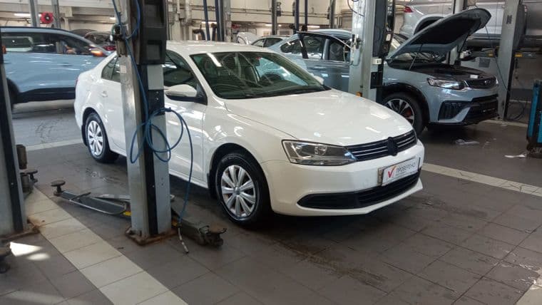 Volkswagen Jetta 2014 года, 174 647 км - вид 2