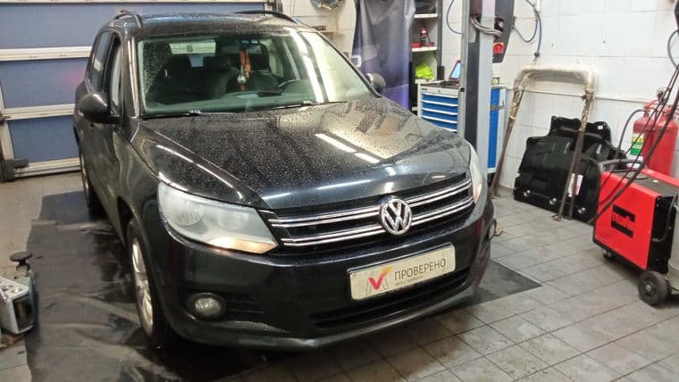 Volkswagen Tiguan, 2015 - вид 2