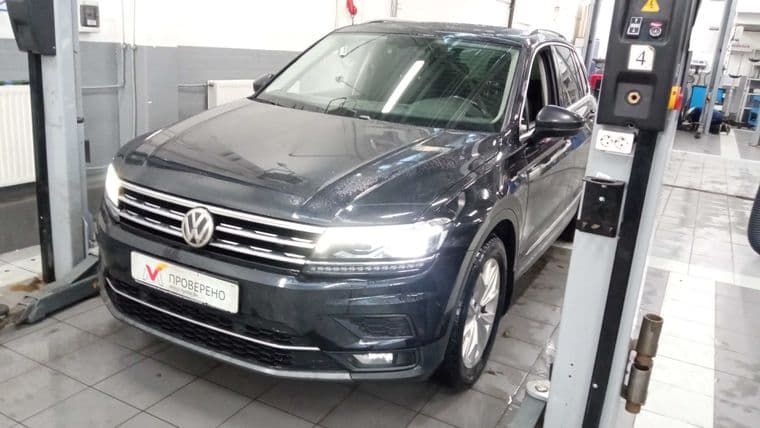 Volkswagen Tiguan 2018 года, 169 432 км - вид 1