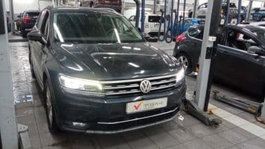 Volkswagen Tiguan 2018 года, 169 432 км - вид 2