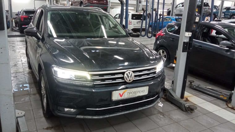 Volkswagen Tiguan, 2018 - вид 1