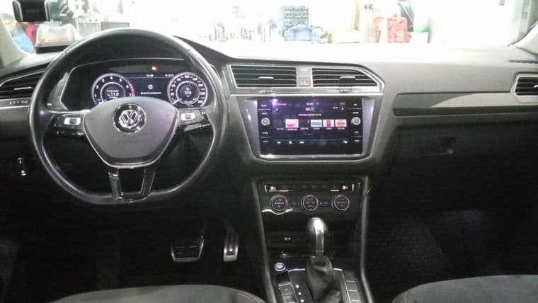 Volkswagen Tiguan, 2018 - вид 4