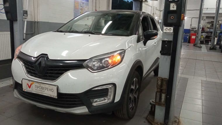 Renault Kaptur 2017 года, 120 000 км - вид 1