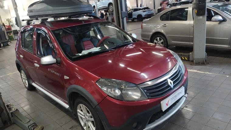 Renault Sandero Stepway 2014 года, 152 304 км - вид 2