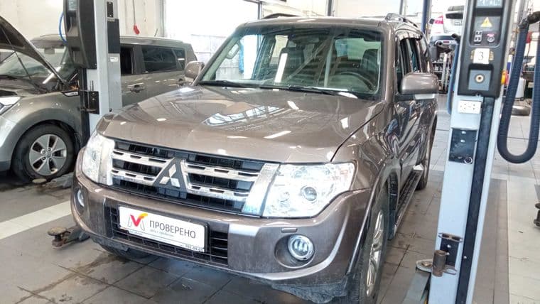 Mitsubishi Pajero 2011 года, 348 505 км - вид 1