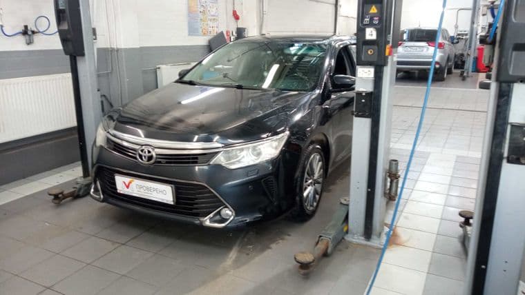 Toyota Camry, 2016
