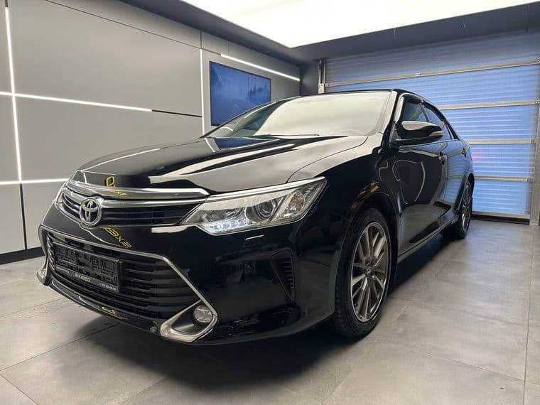 Toyota Camry, 2016