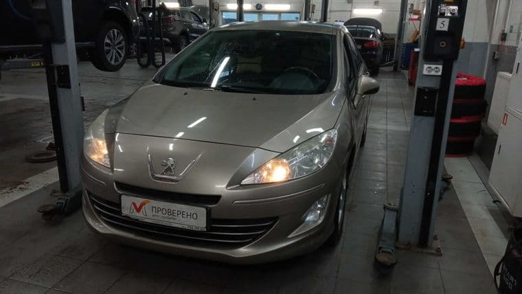 Peugeot 408 2013 года, 161 366 км - вид 1