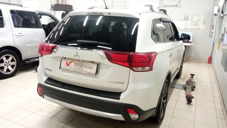 Mitsubishi Outlander 2015 года, 168 420 км - вид 2