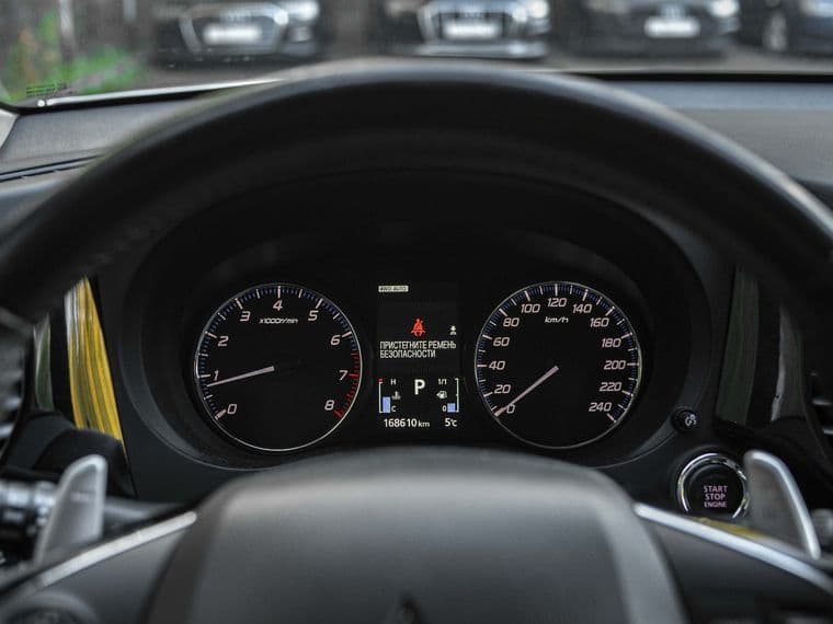 Mitsubishi Outlander, 2015 - вид 4