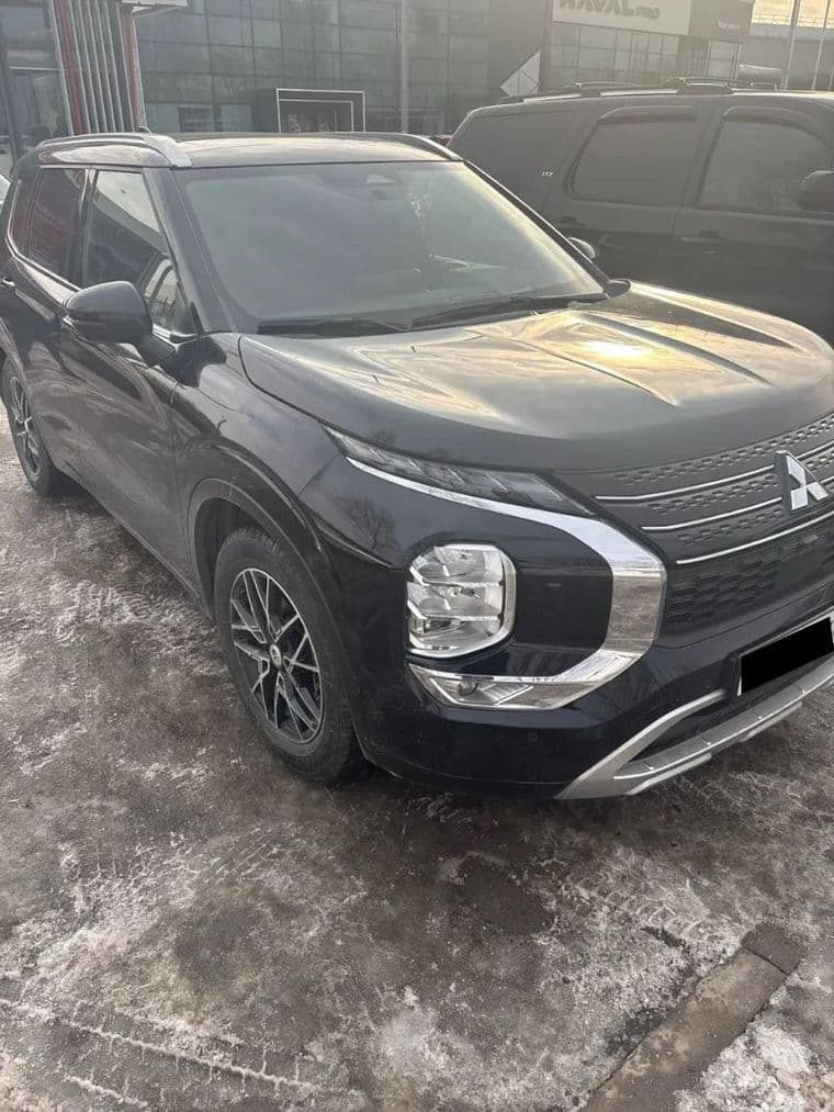 Mitsubishi Outlander, 2023 - вид 1