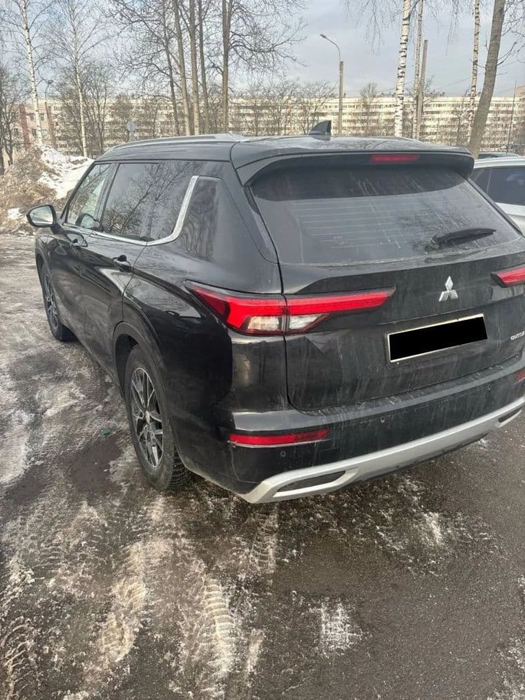 Mitsubishi Outlander, 2023 - вид 3