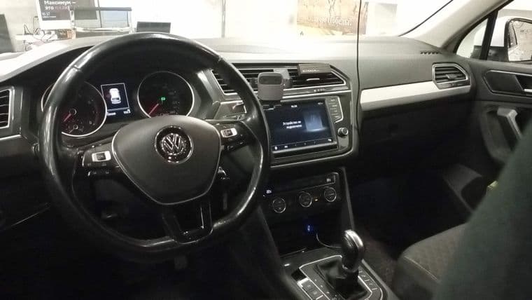 Volkswagen Tiguan, 2017 - вид 4